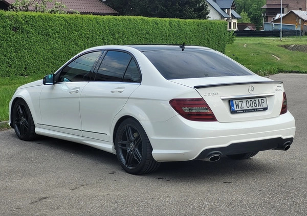 Mercedes-Benz Klasa C cena 59900 przebieg: 220100, rok produkcji 2013 z Sieniawa małe 137